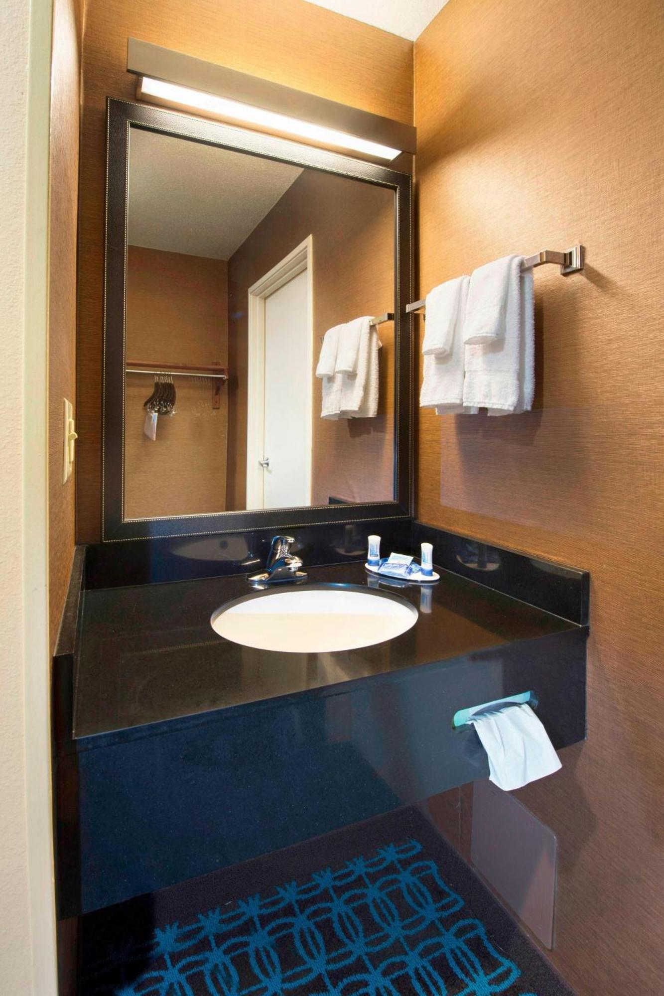 Fairfield Inn האנטסוויל מראה חיצוני תמונה